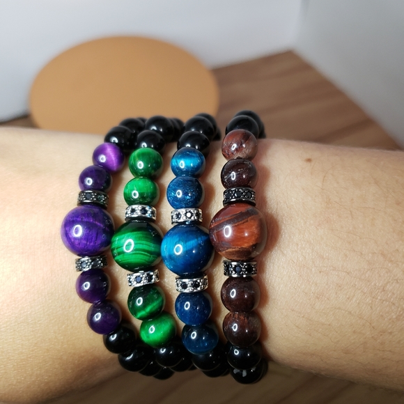 TIGER EYE BRACELET WITH BLACK ONYX BEADS FOR MEN AND WOMEN - Picture 3 of 11